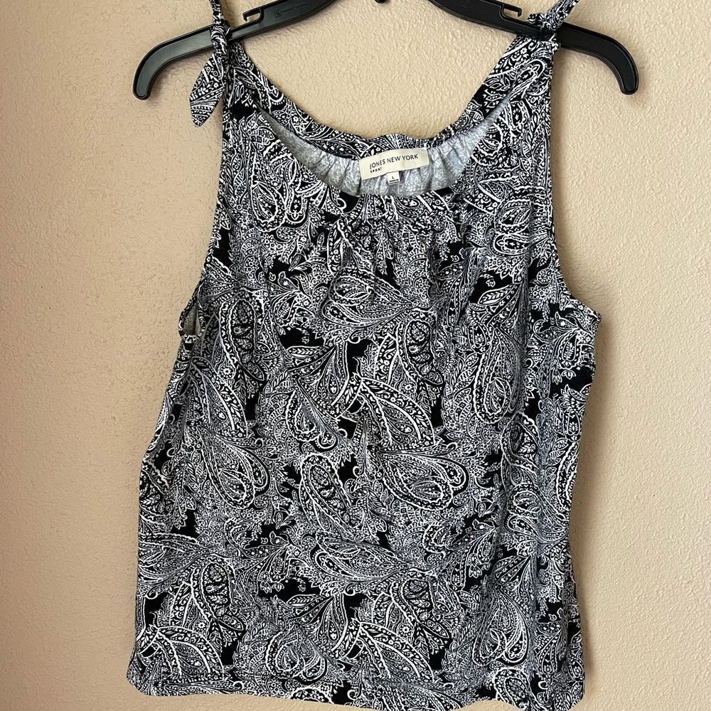 ❤️Women’s Sleeveless Paisley Top 